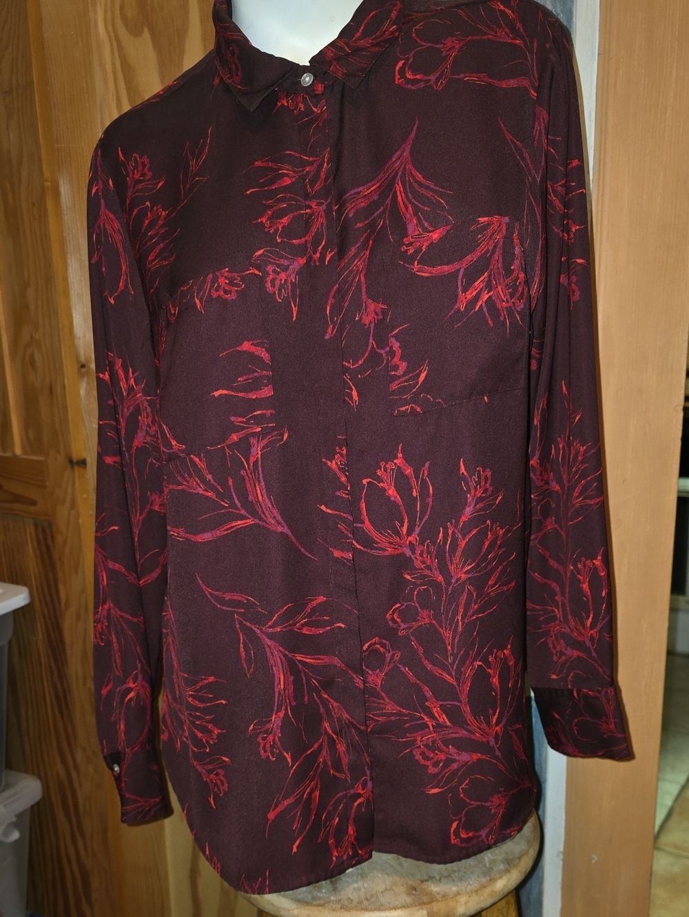 Women's Long-Sleeve Floral Button-Up Shirt in Burgundy and Red